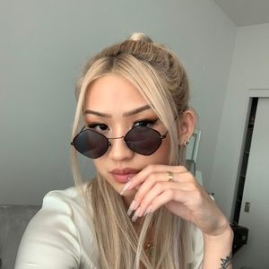 ‘90s Vintage-Look Small Sunglasses
